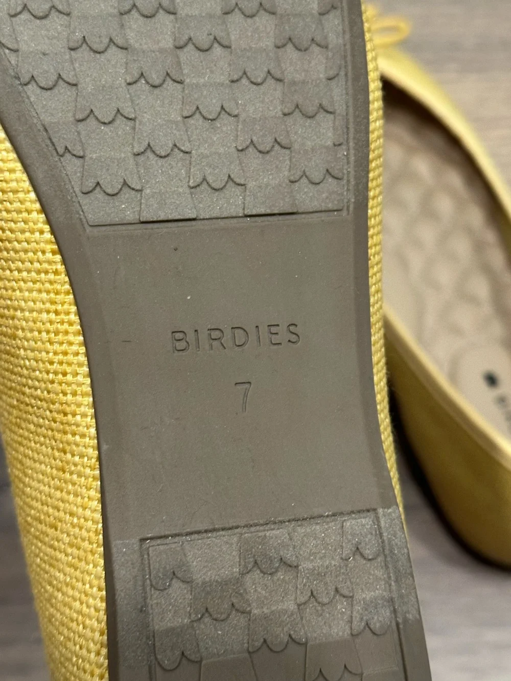 Birdies The Goldfinch Flat in Daffodil Raffia Size 7
